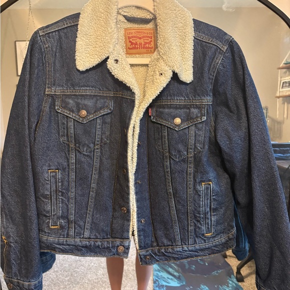 Levi's Denim Jacket with Cream Sherpa Lining - Picture 2 of 6